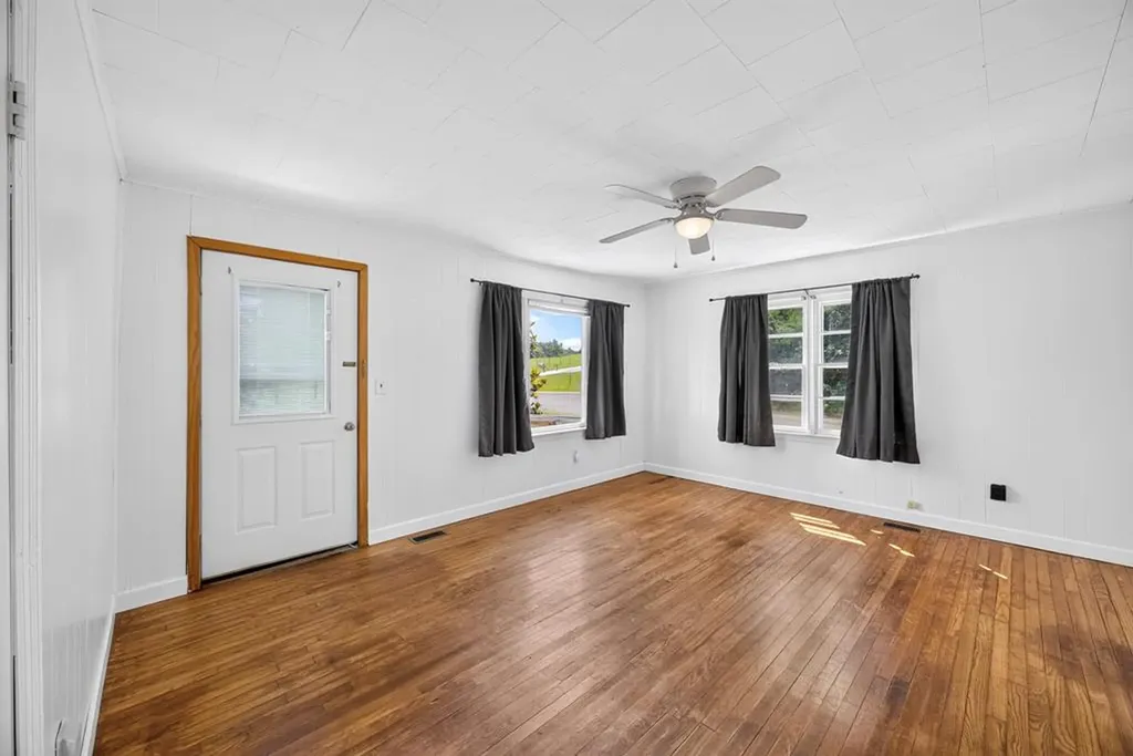 314 Smyrna Road Byrdstown TN 38549