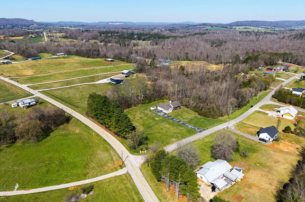 15 Hidden River Avenue Sparta TN 38583