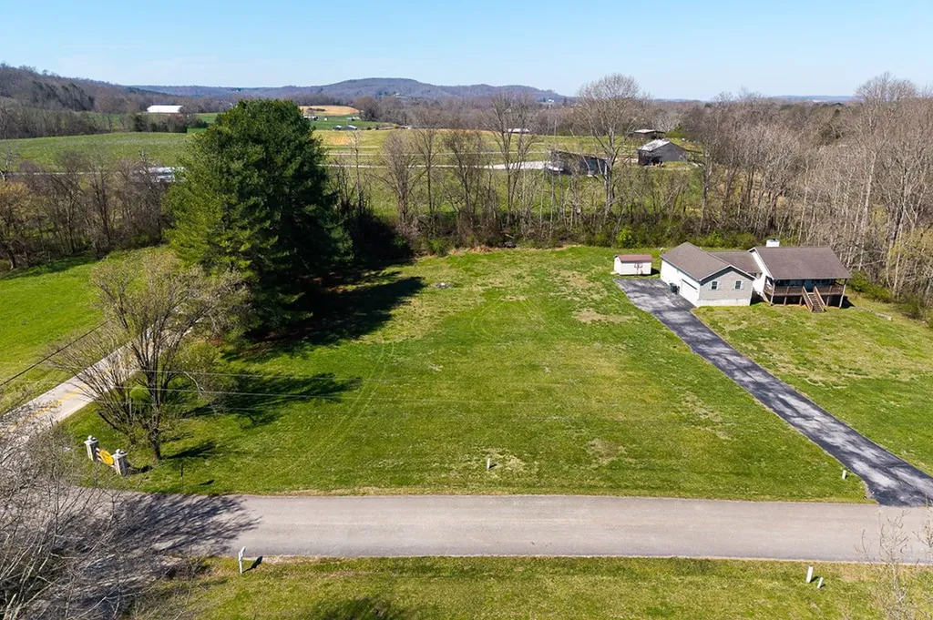 15 Hidden River Avenue Sparta TN 38583