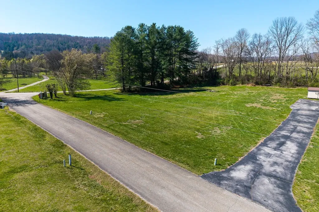 15 Hidden River Avenue Sparta TN 38583