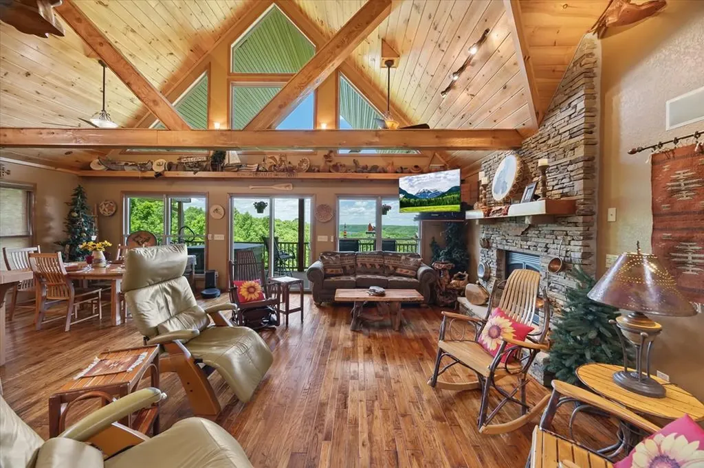 7318 Lillydale Road Byrdstown TN 38549