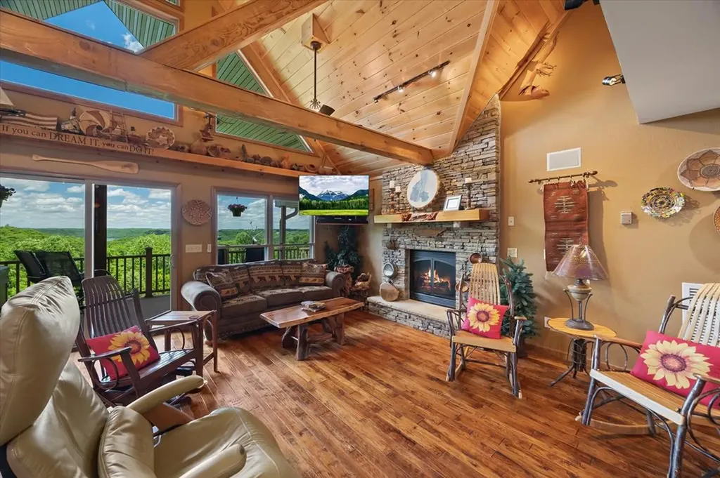 7318 Lillydale Road Byrdstown TN 38549