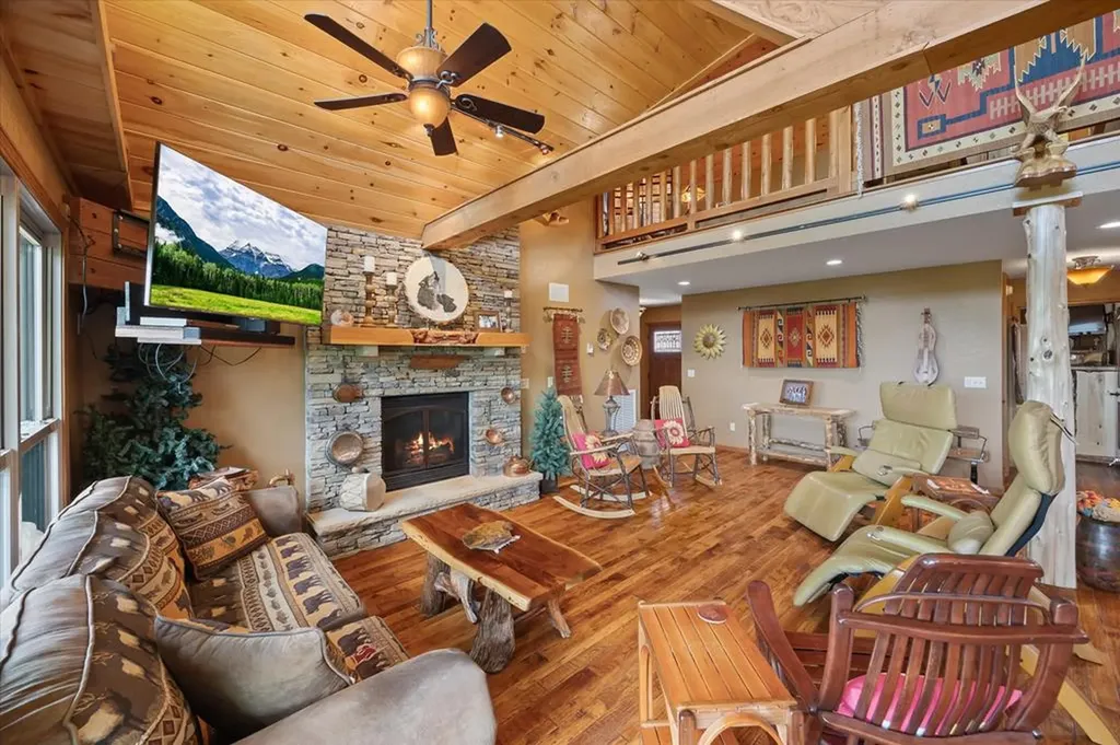 7318 Lillydale Road Byrdstown TN 38549