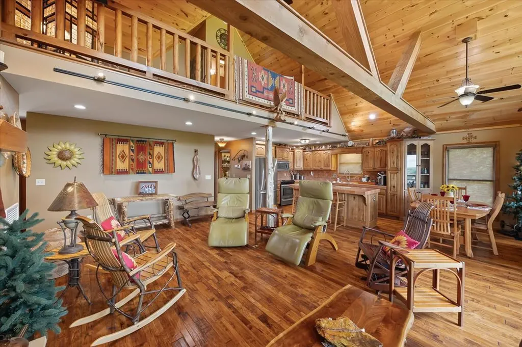 7318 Lillydale Road Byrdstown TN 38549