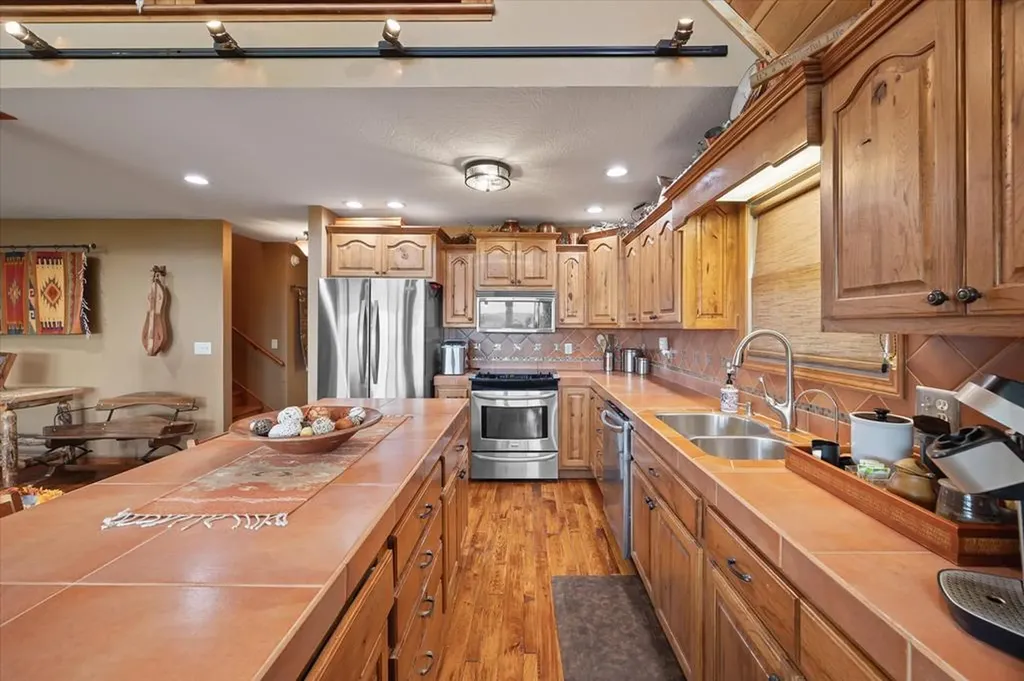 7318 Lillydale Road Byrdstown TN 38549