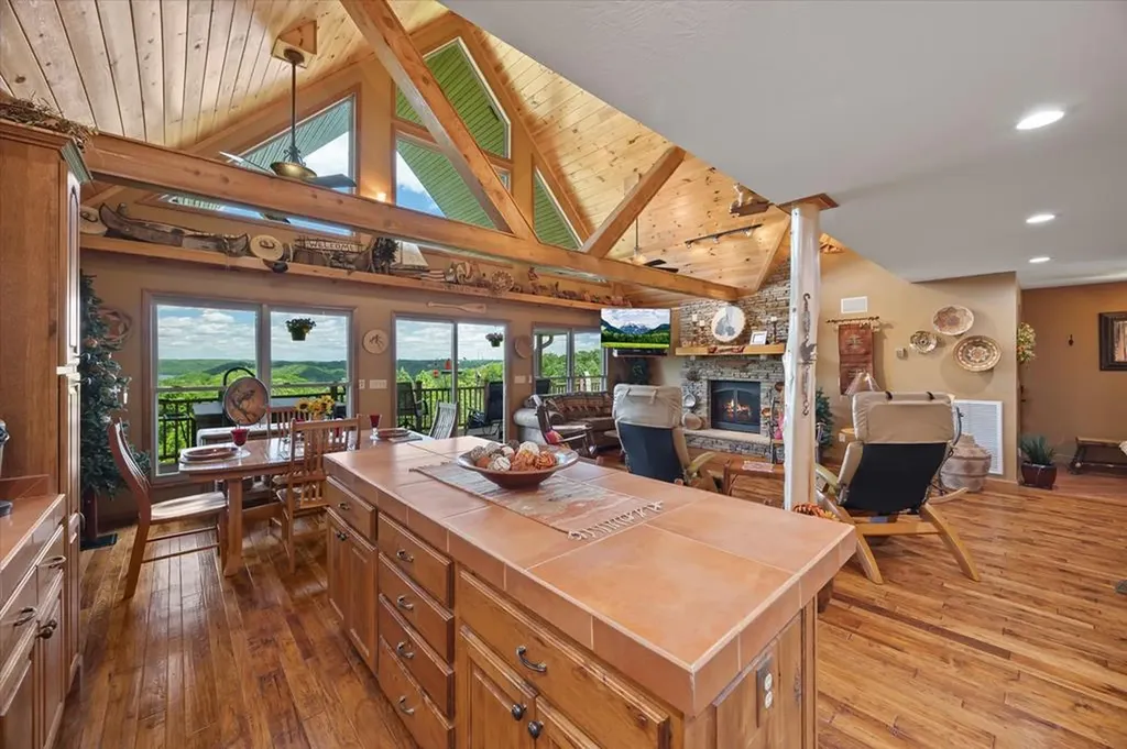 7318 Lillydale Road Byrdstown TN 38549
