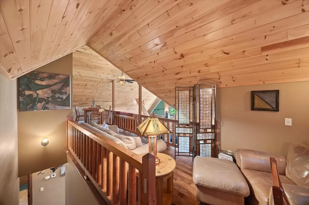7318 Lillydale Road Byrdstown TN 38549