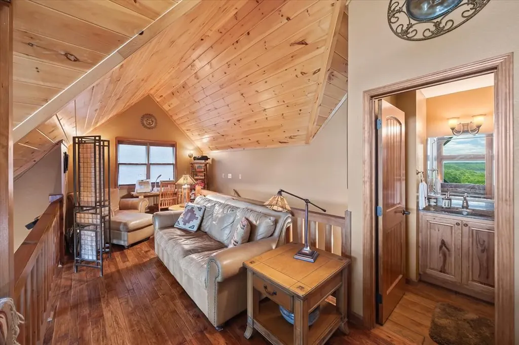 7318 Lillydale Road Byrdstown TN 38549