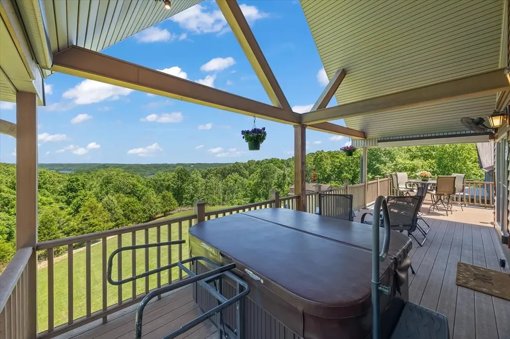 7318 Lillydale Road Byrdstown TN 38549