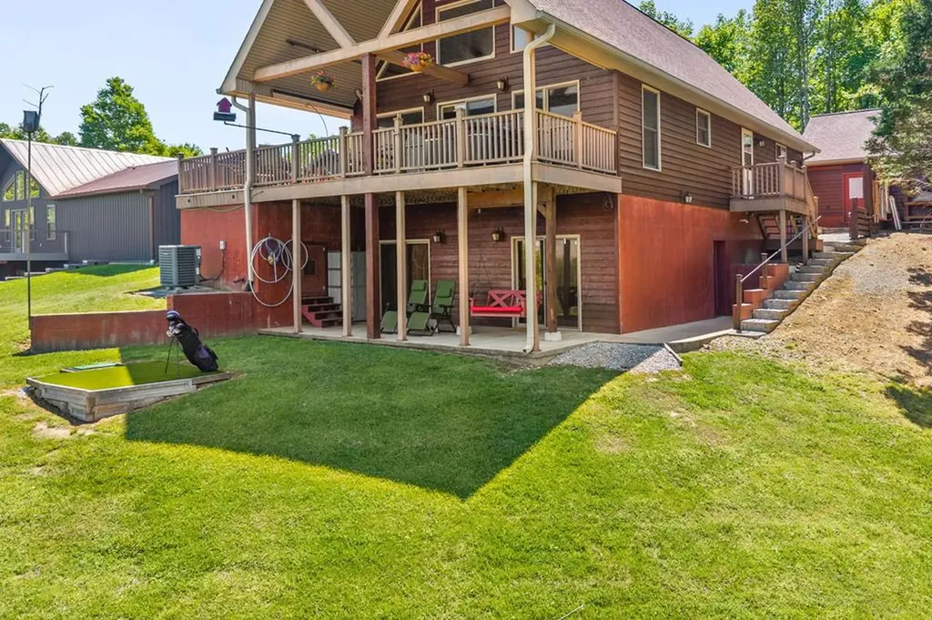 7318 Lillydale Road Byrdstown TN 38549