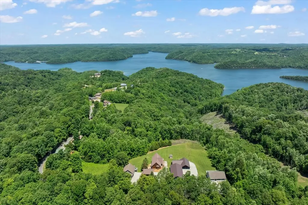 7318 Lillydale Road Byrdstown TN 38549