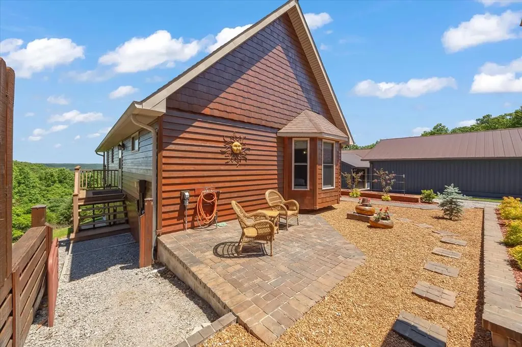 7318 Lillydale Road Byrdstown TN 38549