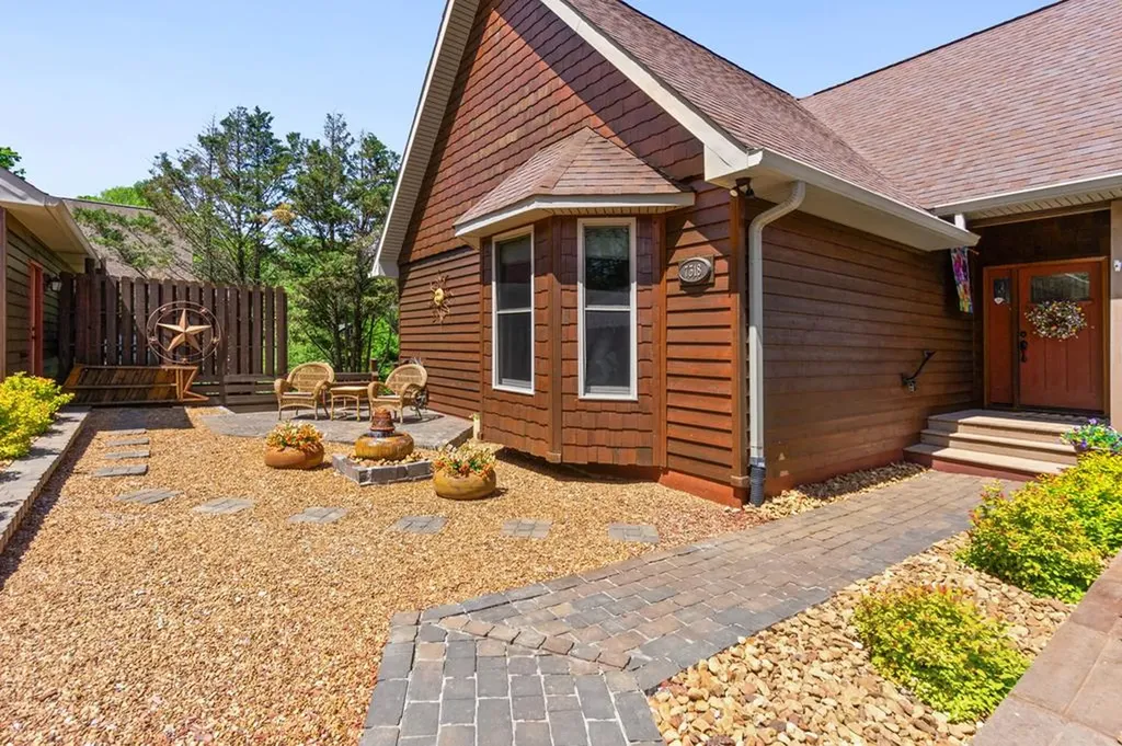 7318 Lillydale Road Byrdstown TN 38549