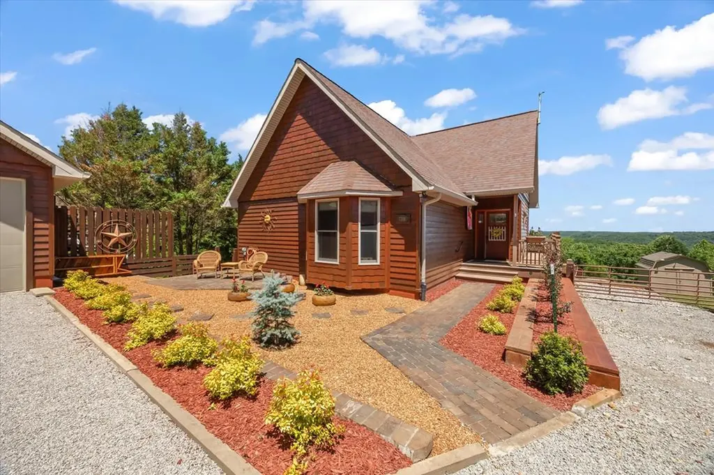 7318 Lillydale Road Byrdstown TN 38549