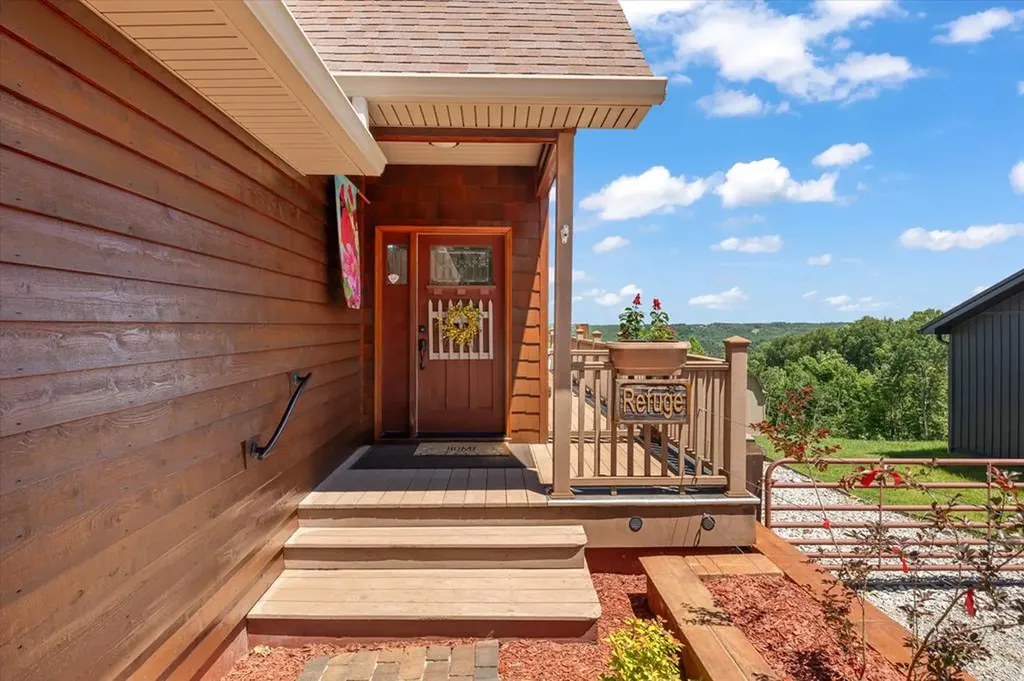 7318 Lillydale Road Byrdstown TN 38549