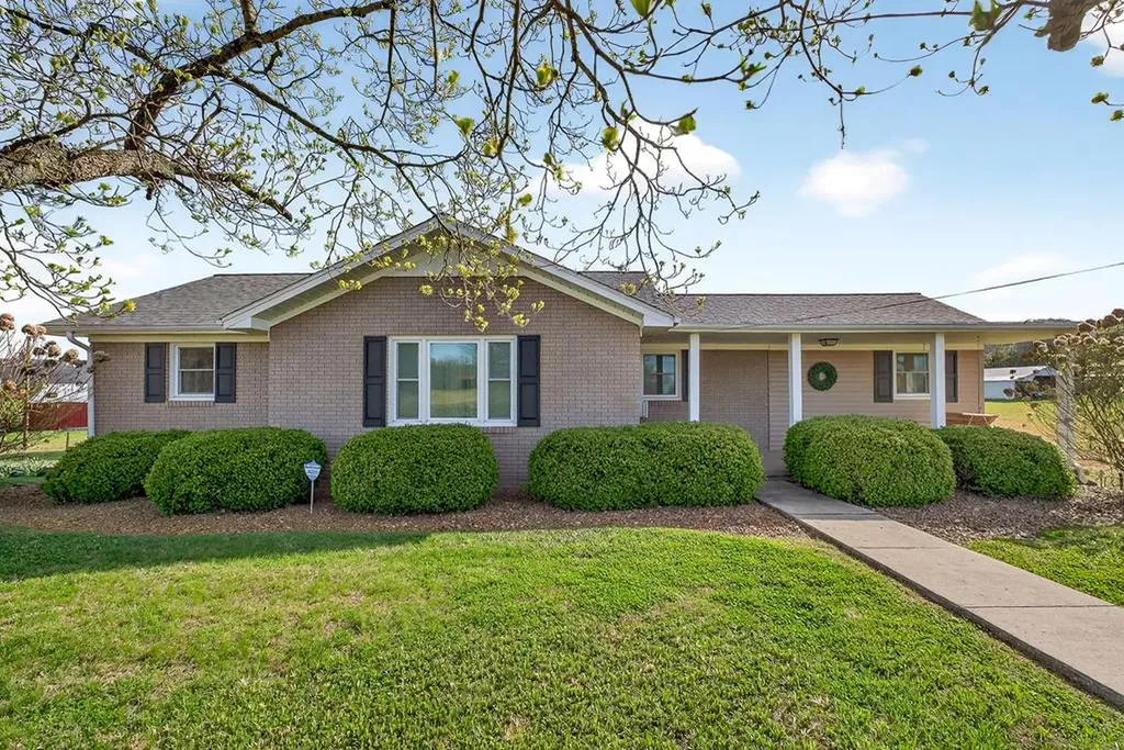 1003 Hodges Ferry Road Sparta TN 38583