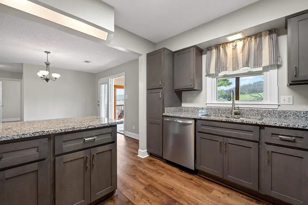 1003 Hodges Ferry Road Sparta TN 38583