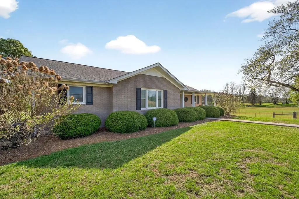 1003 Hodges Ferry Road Sparta TN 38583