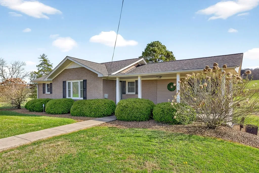 1003 Hodges Ferry Road Sparta TN 38583