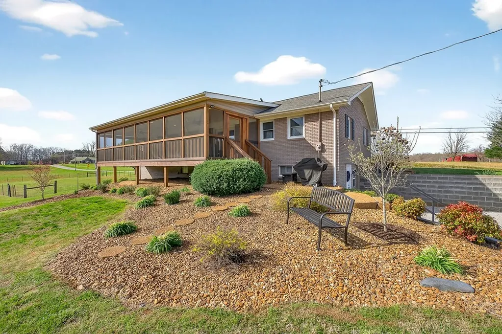 1003 Hodges Ferry Road Sparta TN 38583