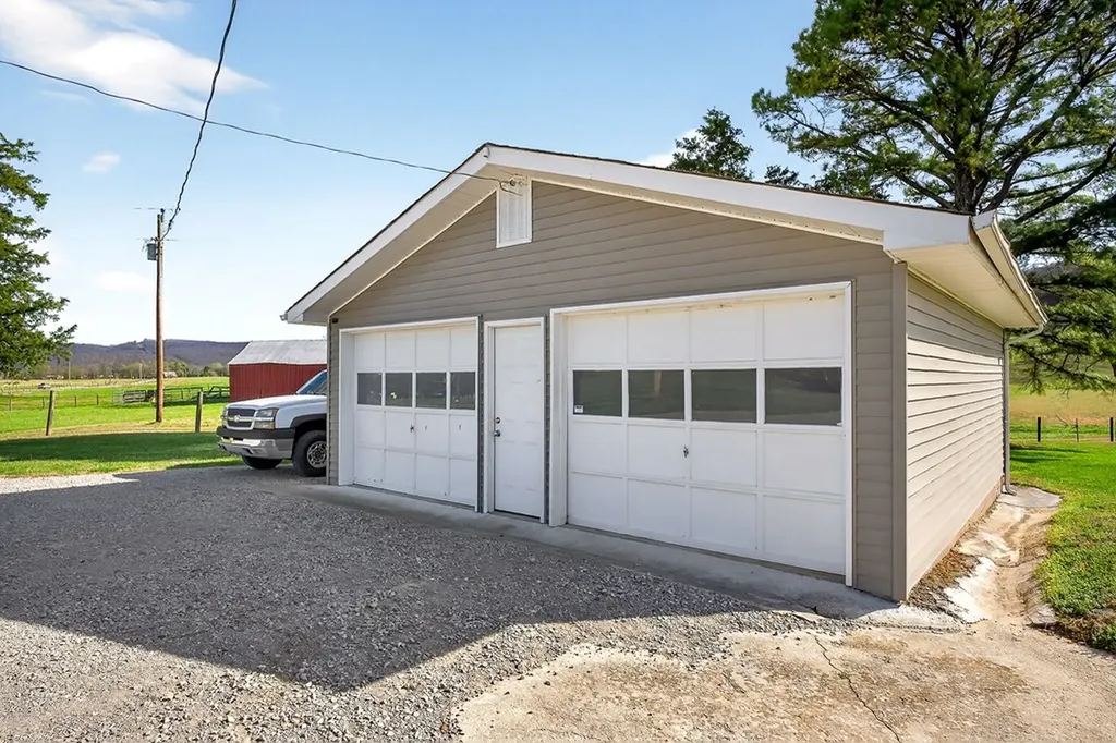 1003 Hodges Ferry Road Sparta TN 38583