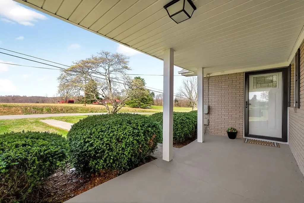 1003 Hodges Ferry Road Sparta TN 38583