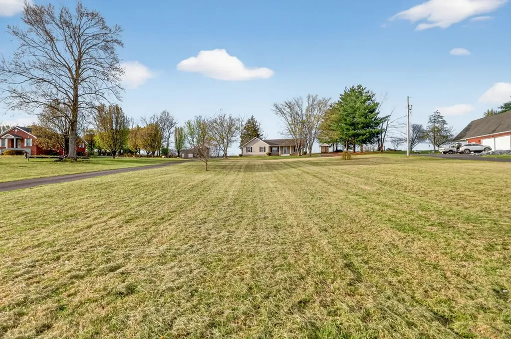 4721 Highway 52 E Lafayette TN 37083