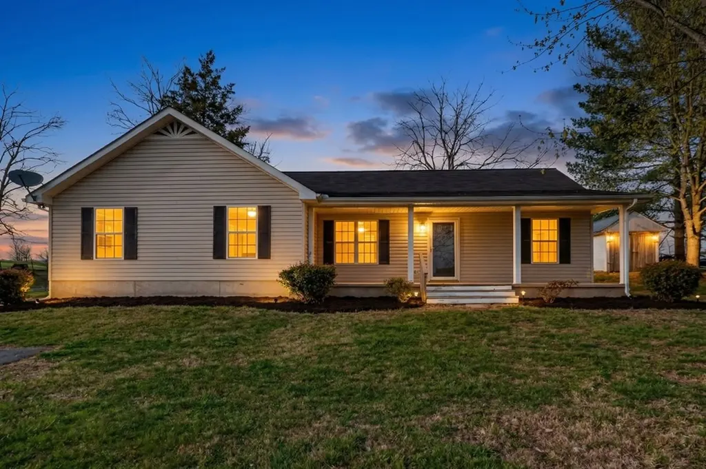4721 Highway 52 E Lafayette TN 37083