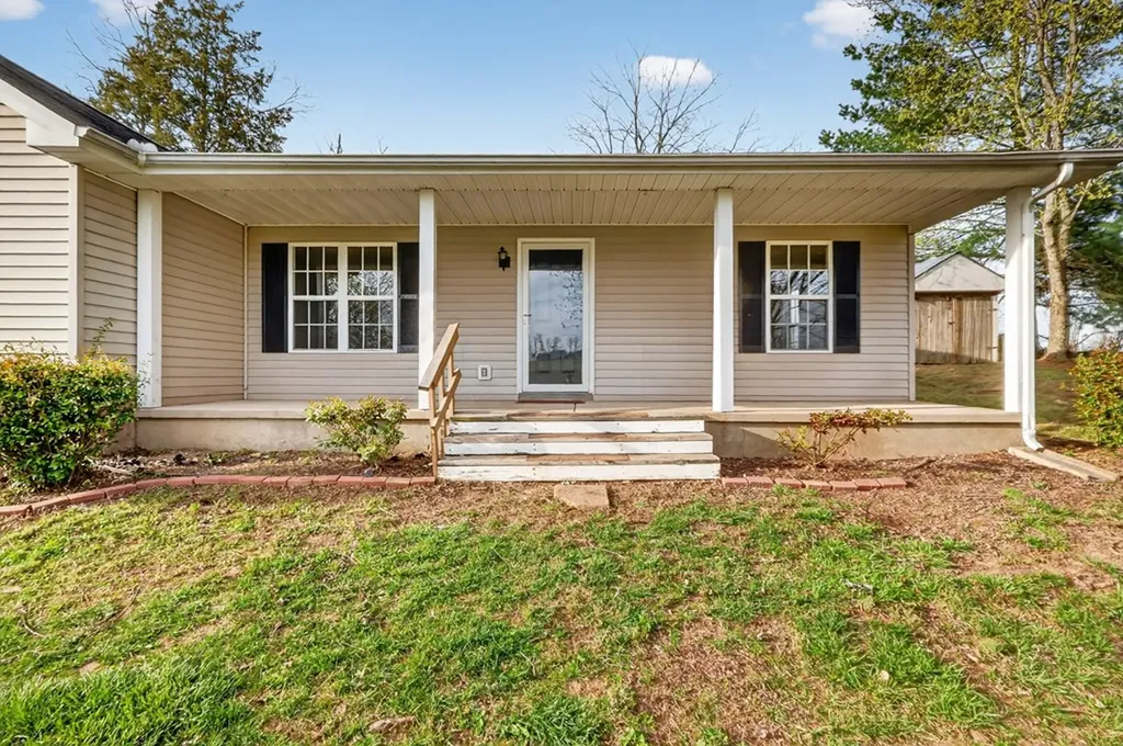4721 Highway 52 E Lafayette TN 37083
