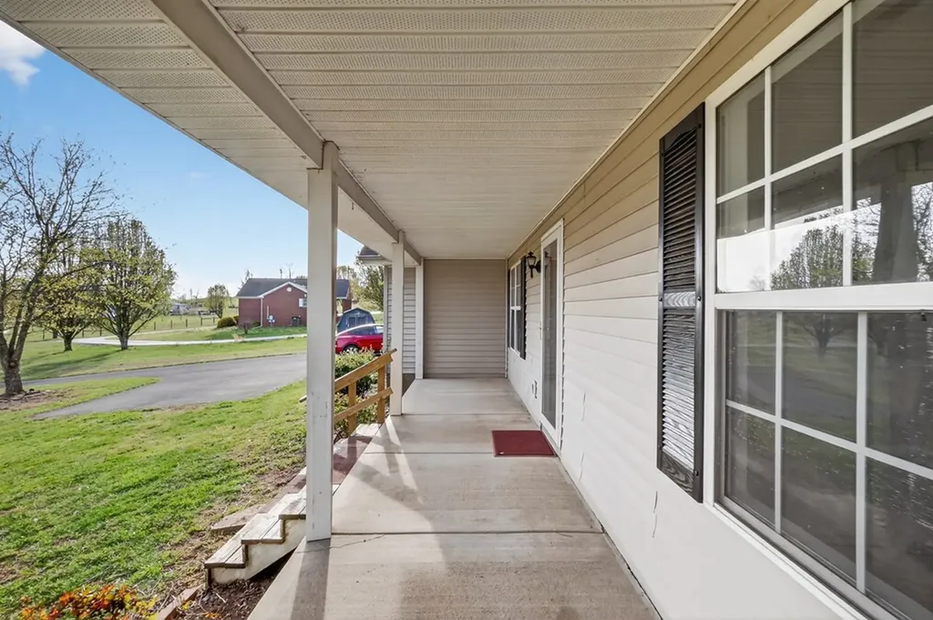4721 Highway 52 E Lafayette TN 37083