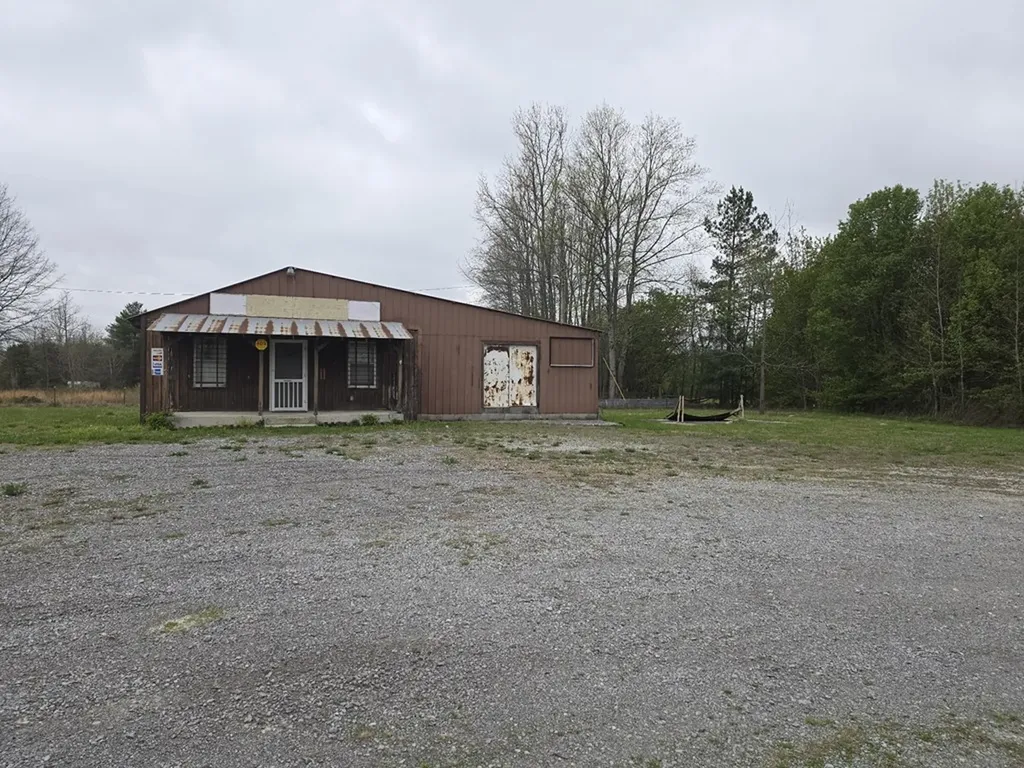 7089 NW Short Mountain Road Mcminnville TN 37110