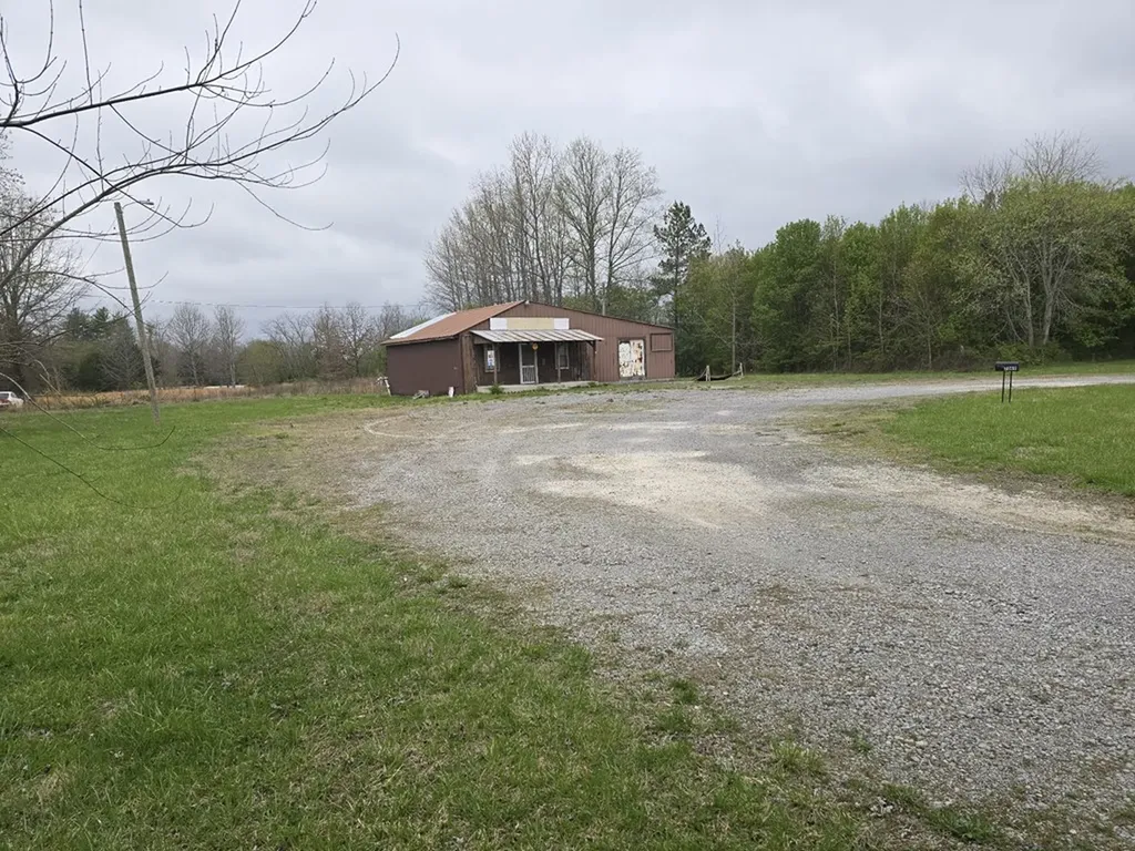 7089 NW Short Mountain Road Mcminnville TN 37110