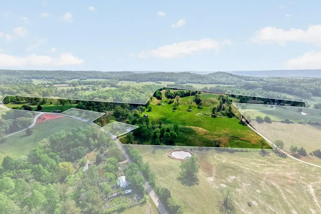 515 Jericho Road Quebeck TN 38579