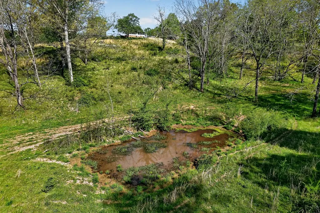 515 Jericho Road Quebeck TN 38579