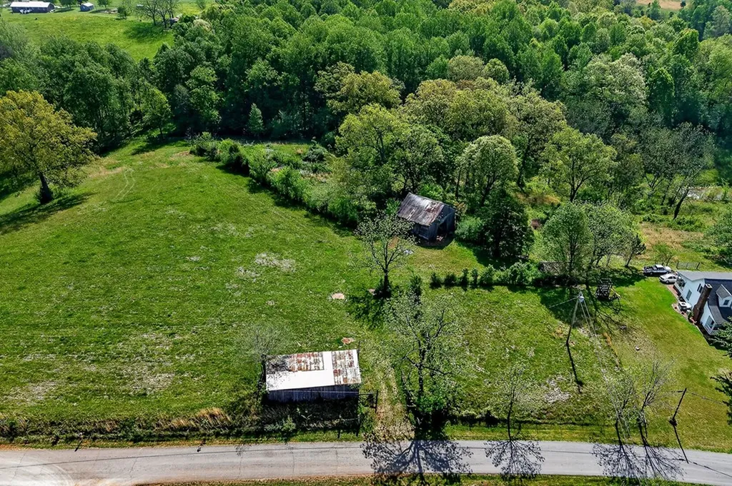 515 Jericho Road Quebeck TN 38579