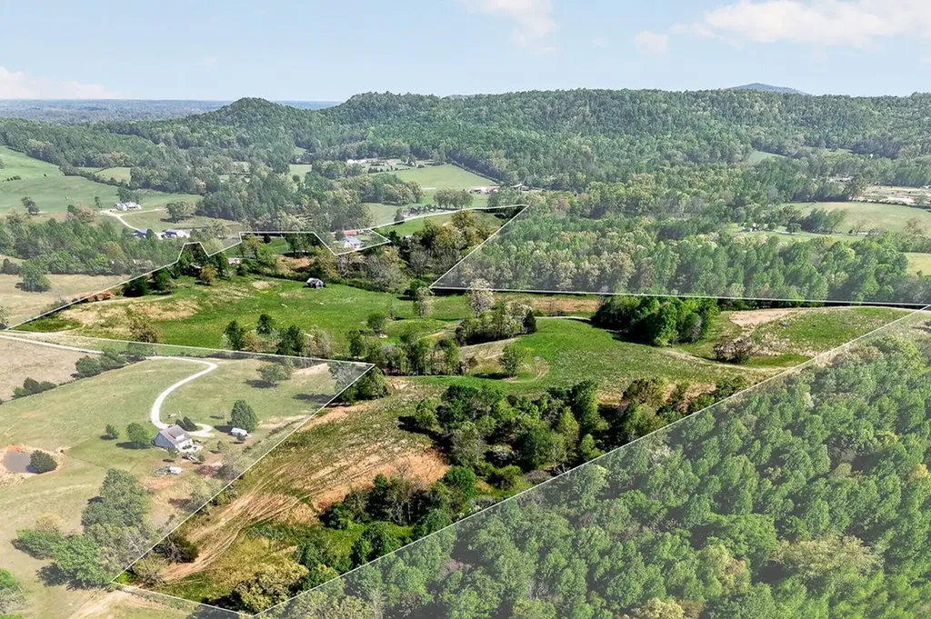 515 Jericho Road Quebeck TN 38579