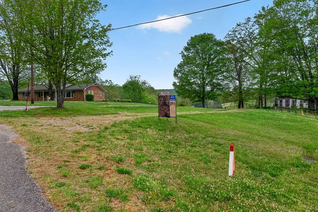 515 Jericho Road Quebeck TN 38579