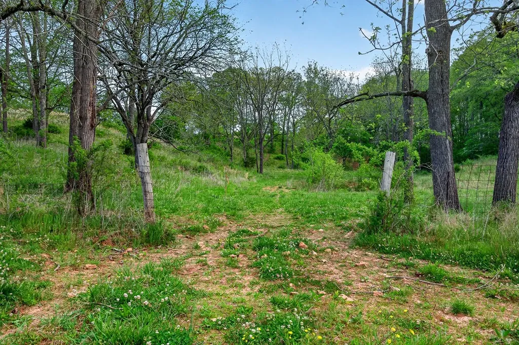 515 Jericho Road Quebeck TN 38579