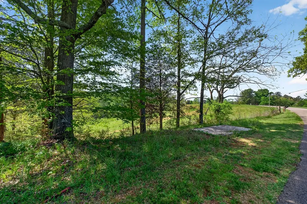 515 Jericho Road Quebeck TN 38579