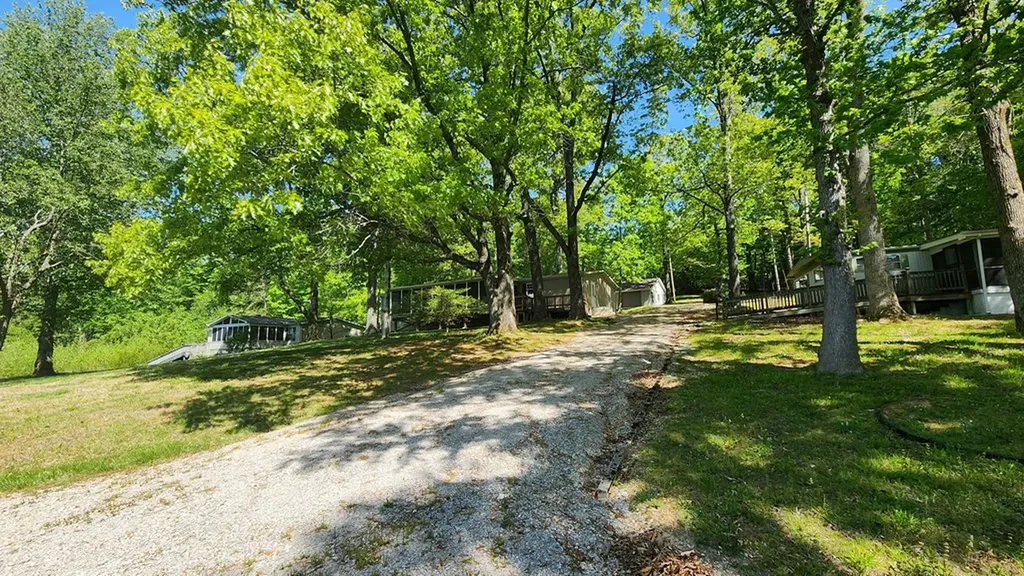 218 Meadow Lane Byrdstown TN 38549