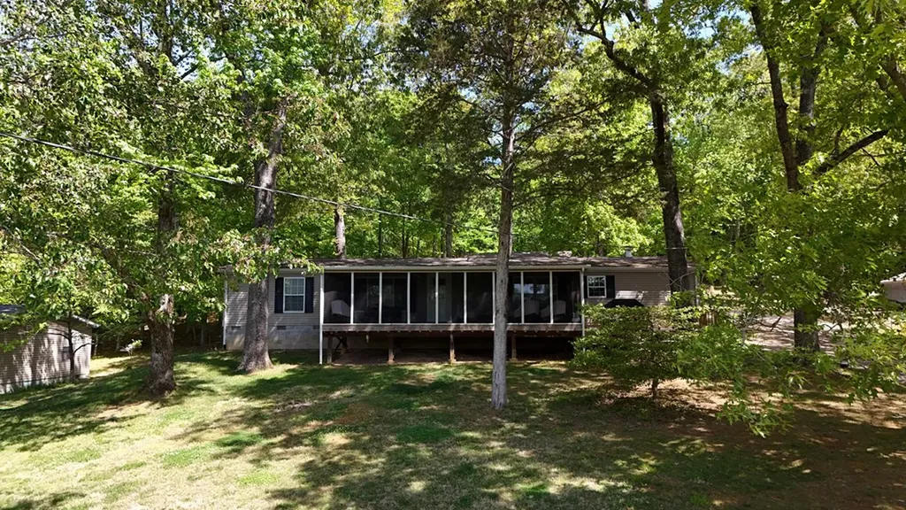 218 Meadow Lane Byrdstown TN 38549