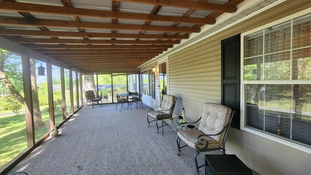 218 Meadow Lane Byrdstown TN 38549