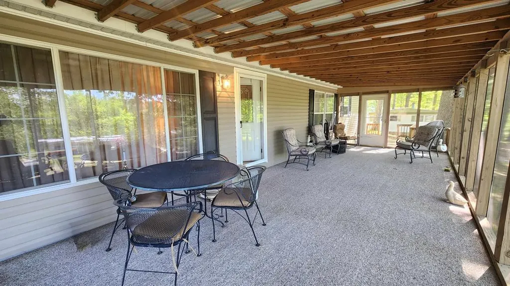 218 Meadow Lane Byrdstown TN 38549