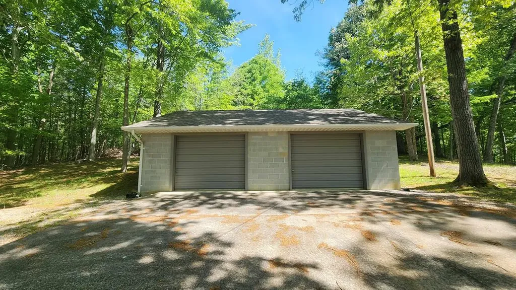 218 Meadow Lane Byrdstown TN 38549