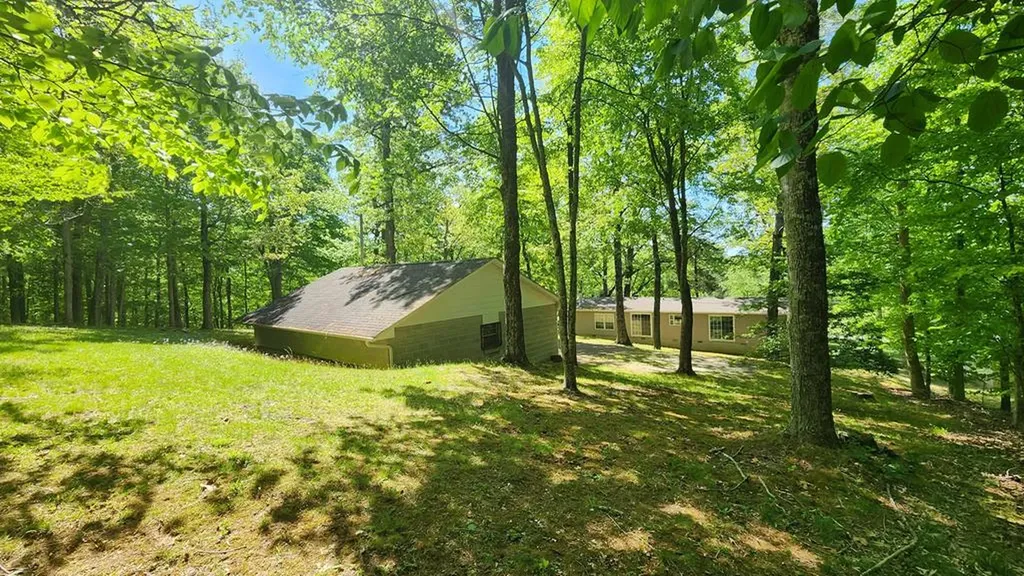 218 Meadow Lane Byrdstown TN 38549