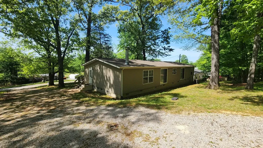 218 Meadow Lane Byrdstown TN 38549