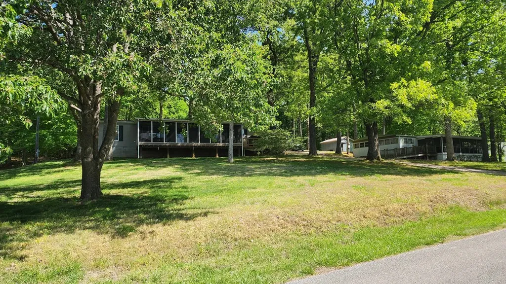 218 Meadow Lane Byrdstown TN 38549