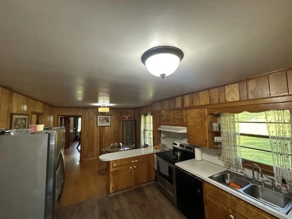 202 Maggart Road Elmwood TN 38560