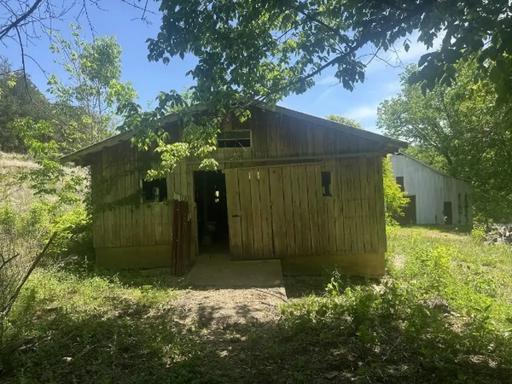 202 Maggart Road Elmwood TN 38560