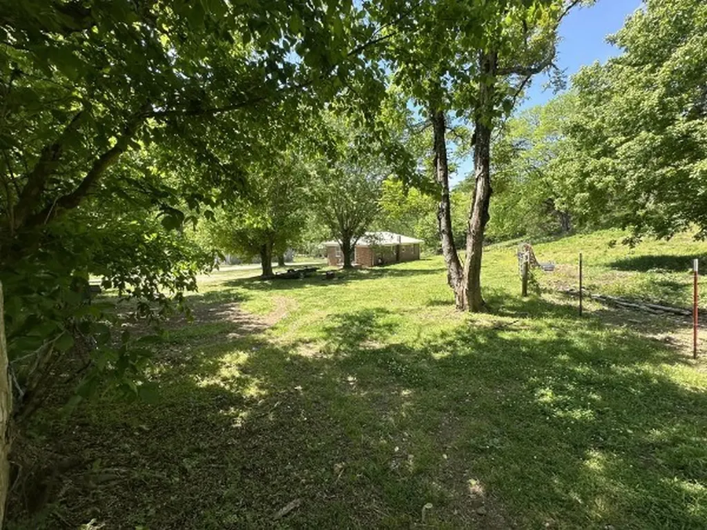 202 Maggart Road Elmwood TN 38560
